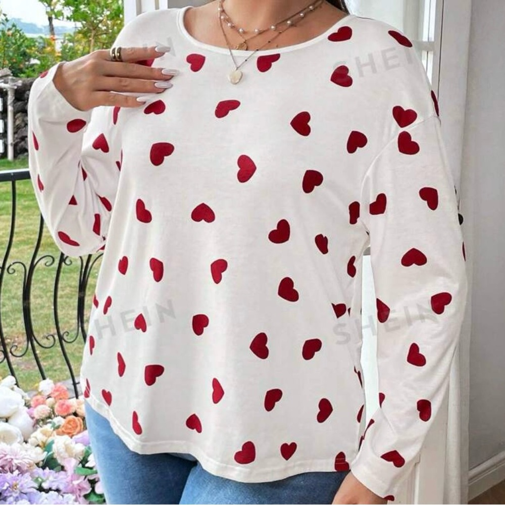 SHEIN White Heart Print Women's Top